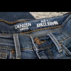 Levi’s High-rise ankle jeggings